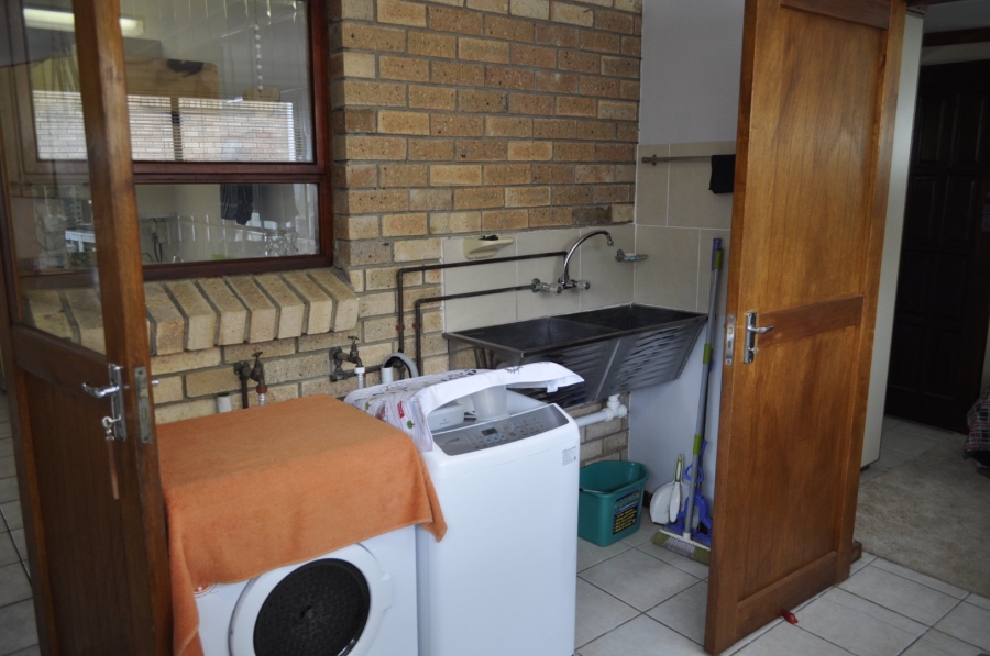 3 Bedroom Property for Sale in Wavecrest Eastern Cape
